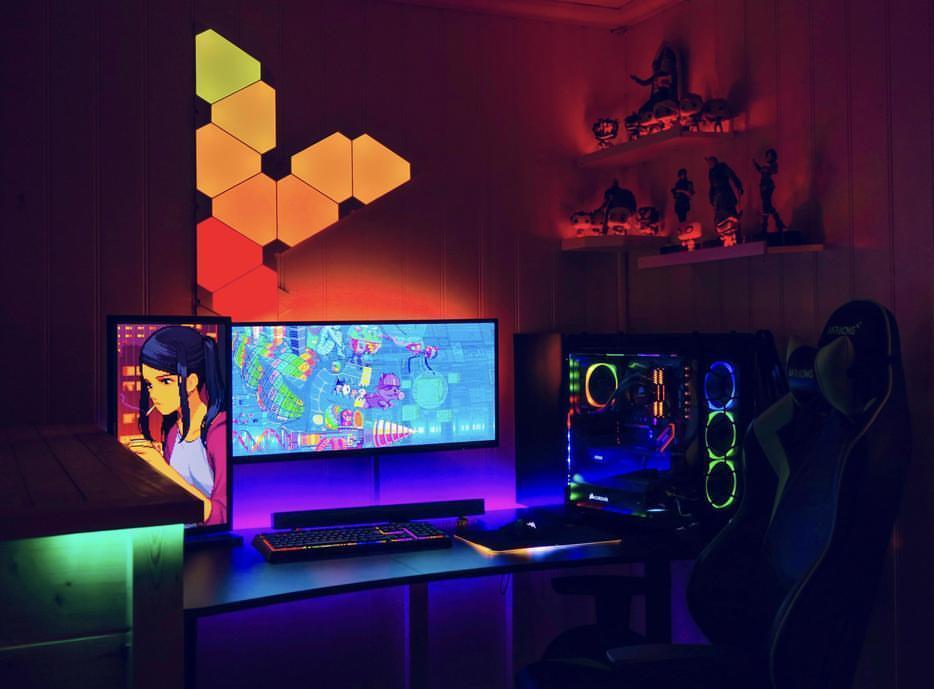 Lighting-box-on-Gaming-Desk